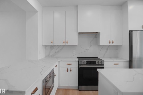 611 176 Avenue Ne, Edmonton, AB - Indoor Photo Showing Kitchen