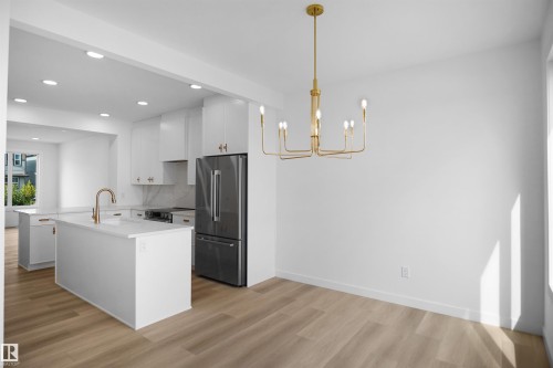 611 176 Avenue Ne, Edmonton, AB - Indoor Photo Showing Kitchen