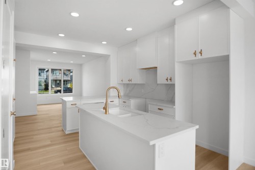 611 176 Avenue Ne, Edmonton, AB - Indoor Photo Showing Kitchen With Upgraded Kitchen