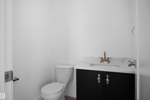 611 176 Avenue Ne, Edmonton, AB - Indoor Photo Showing Bathroom