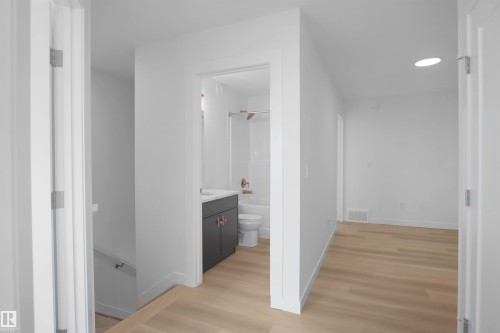 611 176 Avenue Ne, Edmonton, AB - Indoor Photo Showing Other Room
