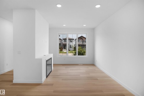 611 176 Avenue Ne, Edmonton, AB - Indoor Photo Showing Other Room