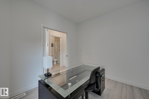 15628 15 Avenue Sw, Edmonton, AB - Indoor