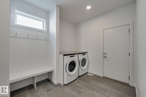 15628 15 Avenue Sw, Edmonton, AB - Indoor Photo Showing Laundry Room