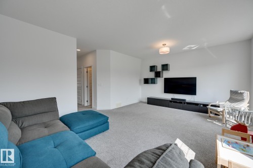 15628 15 Avenue Sw, Edmonton, AB - Indoor Photo Showing Living Room