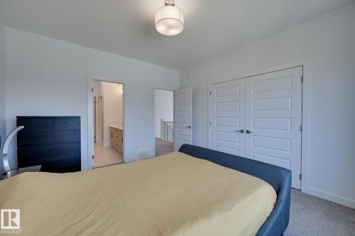 15628 15 Avenue Sw, Edmonton, AB - Indoor Photo Showing Bedroom