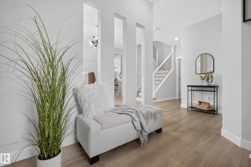5727 Keeping Crescent Sw, Edmonton, AB - Indoor