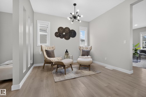 5727 Keeping Crescent Sw, Edmonton, AB - Indoor Photo Showing Living Room