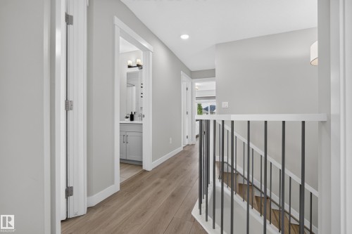 5727 Keeping Crescent Sw, Edmonton, AB - Indoor Photo Showing Other Room