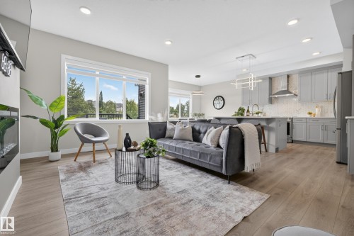 5727 Keeping Crescent Sw, Edmonton, AB - Indoor