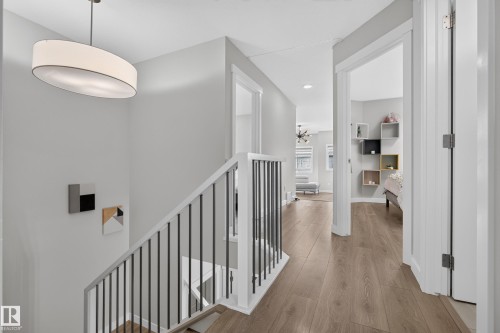 5727 Keeping Crescent Sw, Edmonton, AB - Indoor Photo Showing Other Room