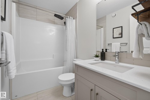 5727 Keeping Crescent Sw, Edmonton, AB - Indoor Photo Showing Bathroom