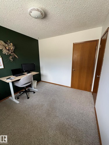 9024 60 Street Nw, Edmonton, AB - Indoor