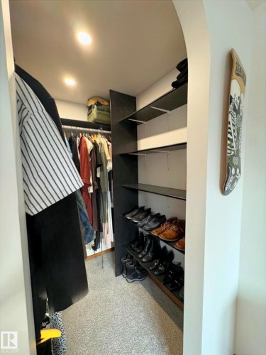 9024 60 Street Nw, Edmonton, AB - Indoor