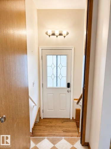 9024 60 Street Nw, Edmonton, AB - Indoor Photo Showing Other Room