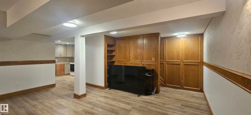 9024 60 Street Nw, Edmonton, AB - Indoor Photo Showing Other Room