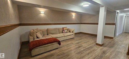9024 60 Street Nw, Edmonton, AB - Indoor Photo Showing Other Room