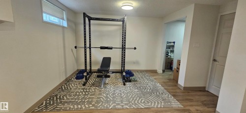 9024 60 Street Nw, Edmonton, AB - Indoor Photo Showing Other Room