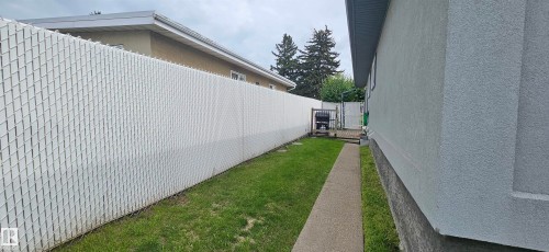 9024 60 Street Nw, Edmonton, AB - Outdoor