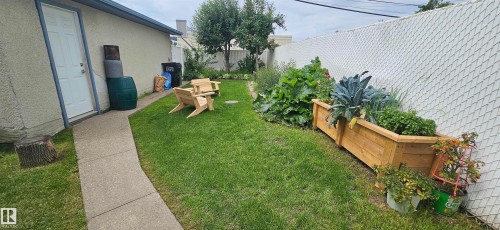 9024 60 Street Nw, Edmonton, AB - Outdoor