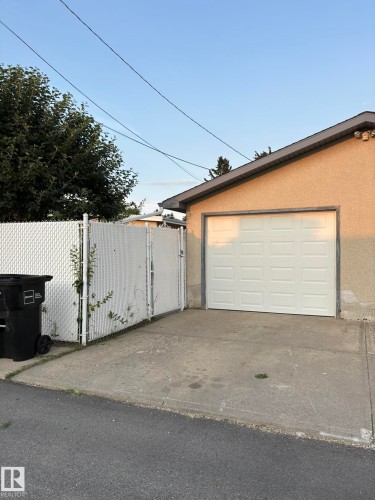 9024 60 Street Nw, Edmonton, AB - Outdoor
