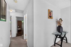 Recessed ceiling light fixture - 