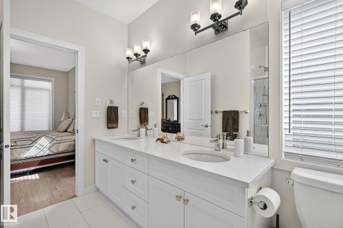 50 Heatherglen Drive, Spruce Grove, AB - Indoor Photo Showing Bathroom