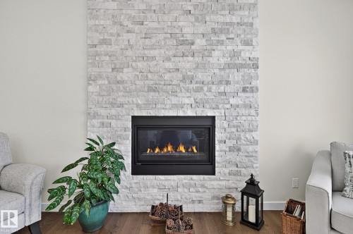 50 Heatherglen Drive, Spruce Grove, AB - Indoor Photo Showing Living Room With Fireplace