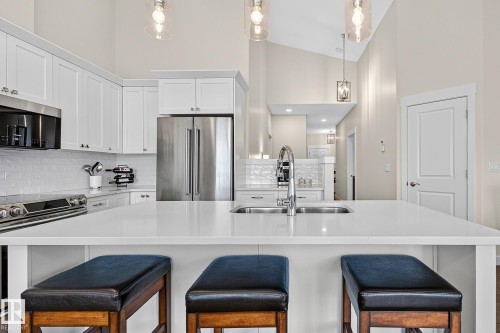50 Heatherglen Drive, Spruce Grove, AB - Indoor Photo Showing Kitchen With Double Sink With Upgraded Kitchen