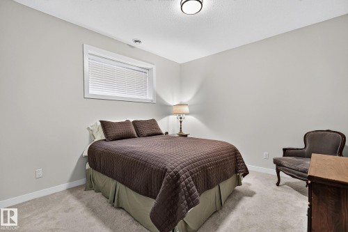 50 Heatherglen Drive, Spruce Grove, AB - Indoor Photo Showing Bedroom