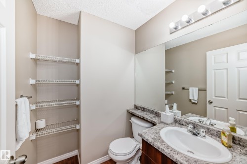 #4 5102 30 Av, Beaumont, AB - Indoor Photo Showing Bathroom