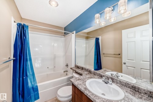 #4 5102 30 Av, Beaumont, AB - Indoor Photo Showing Bathroom