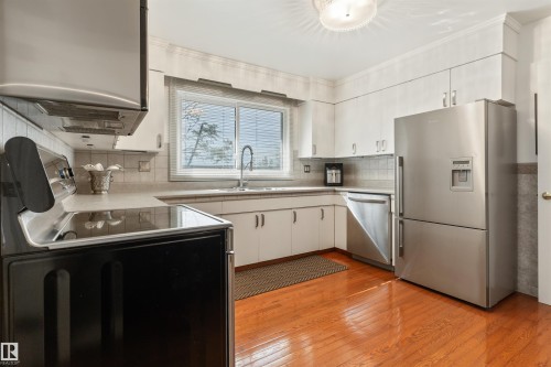 7 Quesnell Crescent Nw, Edmonton, AB - Indoor Photo Showing Kitchen