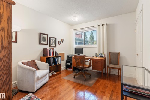 7 Quesnell Crescent Nw, Edmonton, AB - Indoor Photo Showing Office