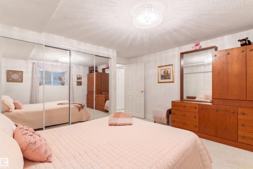 7 Quesnell Crescent Nw, Edmonton, AB - Indoor Photo Showing Bedroom
