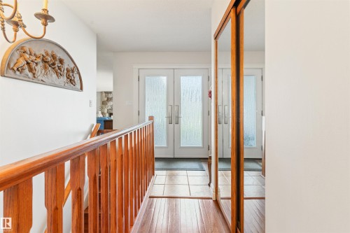 7 Quesnell Crescent Nw, Edmonton, AB - Indoor Photo Showing Other Room