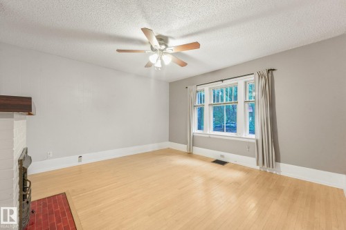 9824 91 Avenue Nw, Edmonton, AB - Indoor Photo Showing Other Room