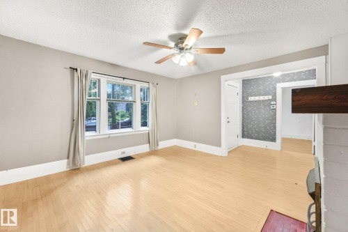 9824 91 Avenue Nw, Edmonton, AB - Indoor Photo Showing Other Room
