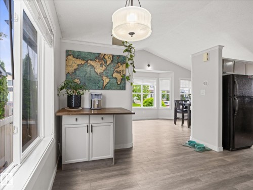 2916 31 Street Nw, Edmonton, AB - Indoor Photo Showing Other Room
