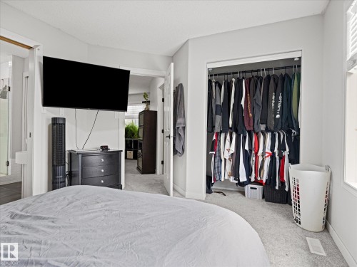 2916 31 Street Nw, Edmonton, AB - Indoor Photo Showing Bedroom