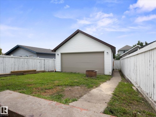 2916 31 Street Nw, Edmonton, AB - Outdoor