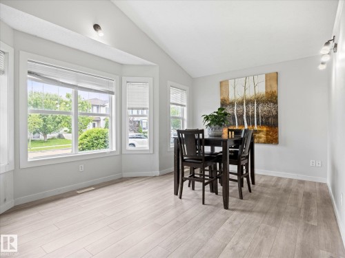 2916 31 Street Nw, Edmonton, AB - Indoor Photo Showing Dining Room