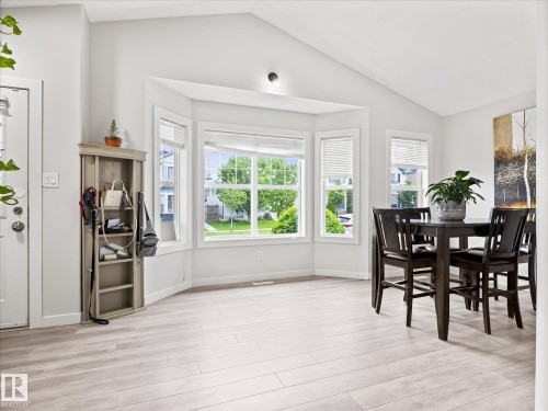 2916 31 Street Nw, Edmonton, AB - Indoor Photo Showing Dining Room