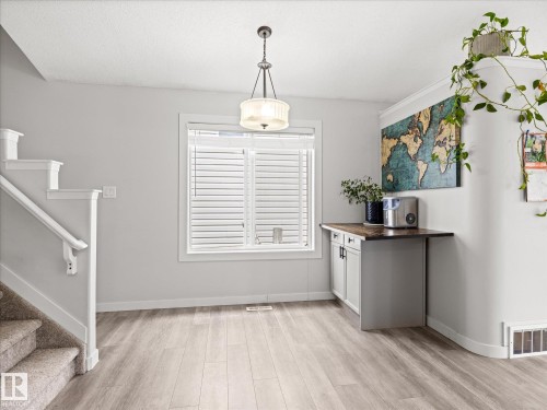 2916 31 Street Nw, Edmonton, AB - Indoor Photo Showing Other Room