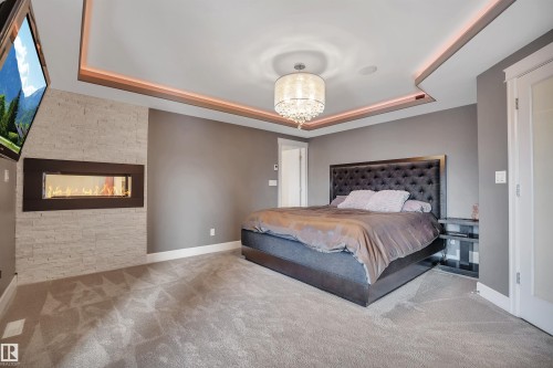 4510 Wingfield Bay Nw, Edmonton, AB - Indoor Photo Showing Bedroom