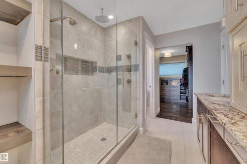 4510 Wingfield Bay Nw, Edmonton, AB - Indoor Photo Showing Bathroom