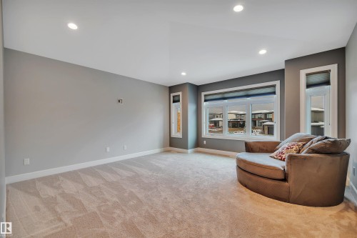 4510 Wingfield Bay Nw, Edmonton, AB - Indoor