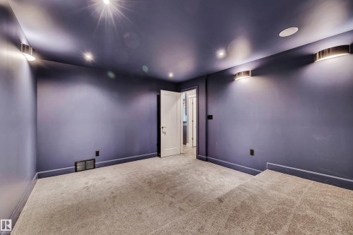 4510 Wingfield Bay Nw, Edmonton, AB - Indoor Photo Showing Other Room