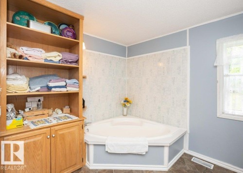 4903A 47 Avenue, Rural Westlock County, AB - Indoor Photo Showing Bathroom