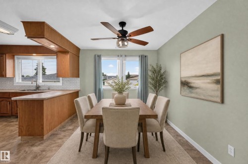 8015 145 Avenue Nw, Edmonton, AB - Indoor Photo Showing Dining Room